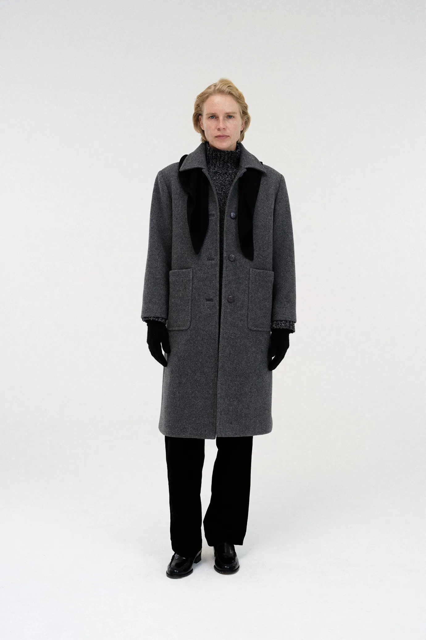 Nothing written Accessories-Alpaca knit mittens (Navy)