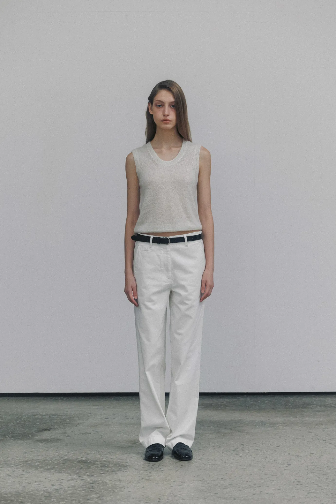 Nothing written Knitwear-Carol u-neck vest (Ivory)