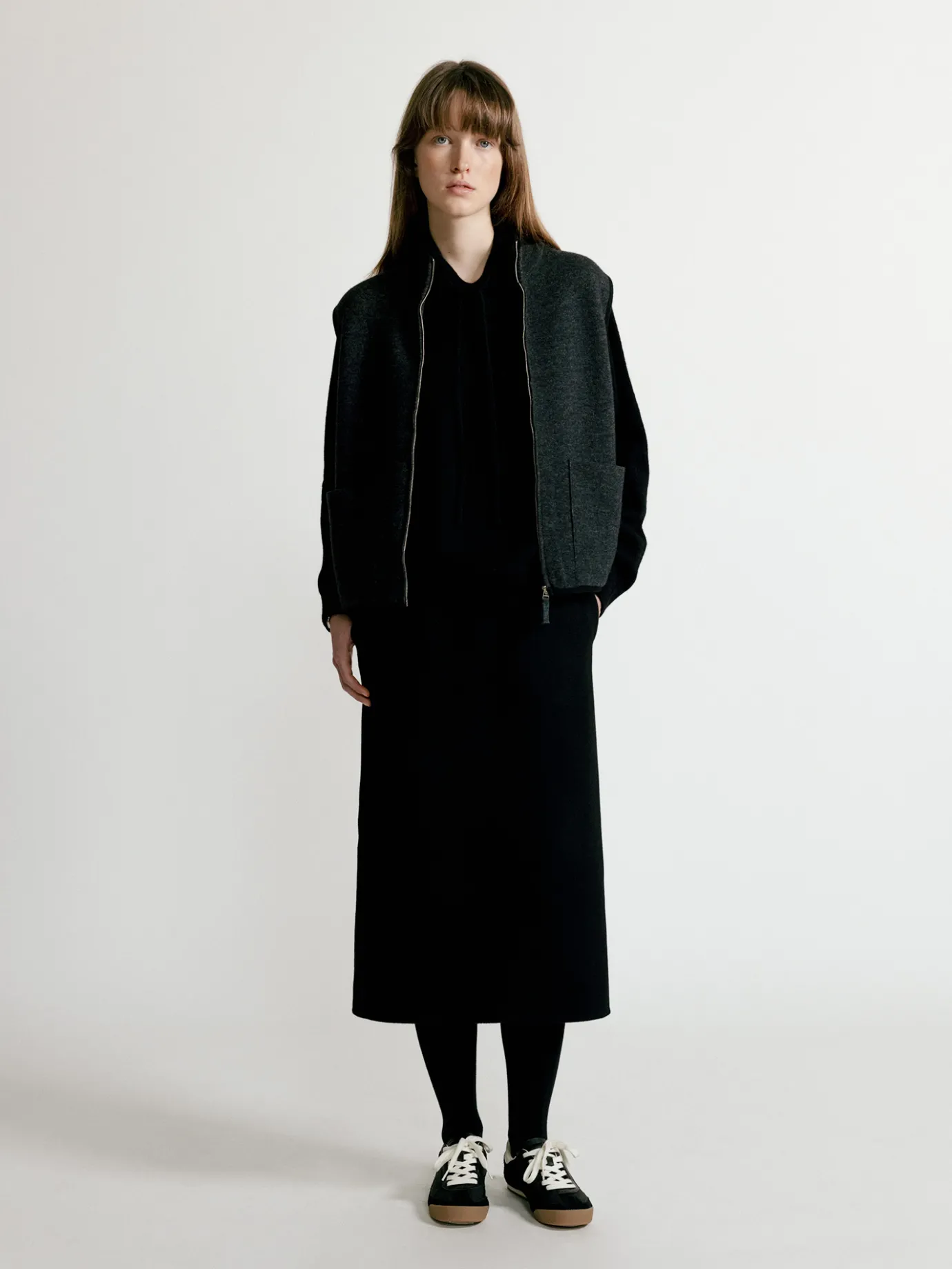 dicky_zipup_vest_charcoal_2.webp Nothing written Knitwear-Dicky zip-up vest (Charcoal)