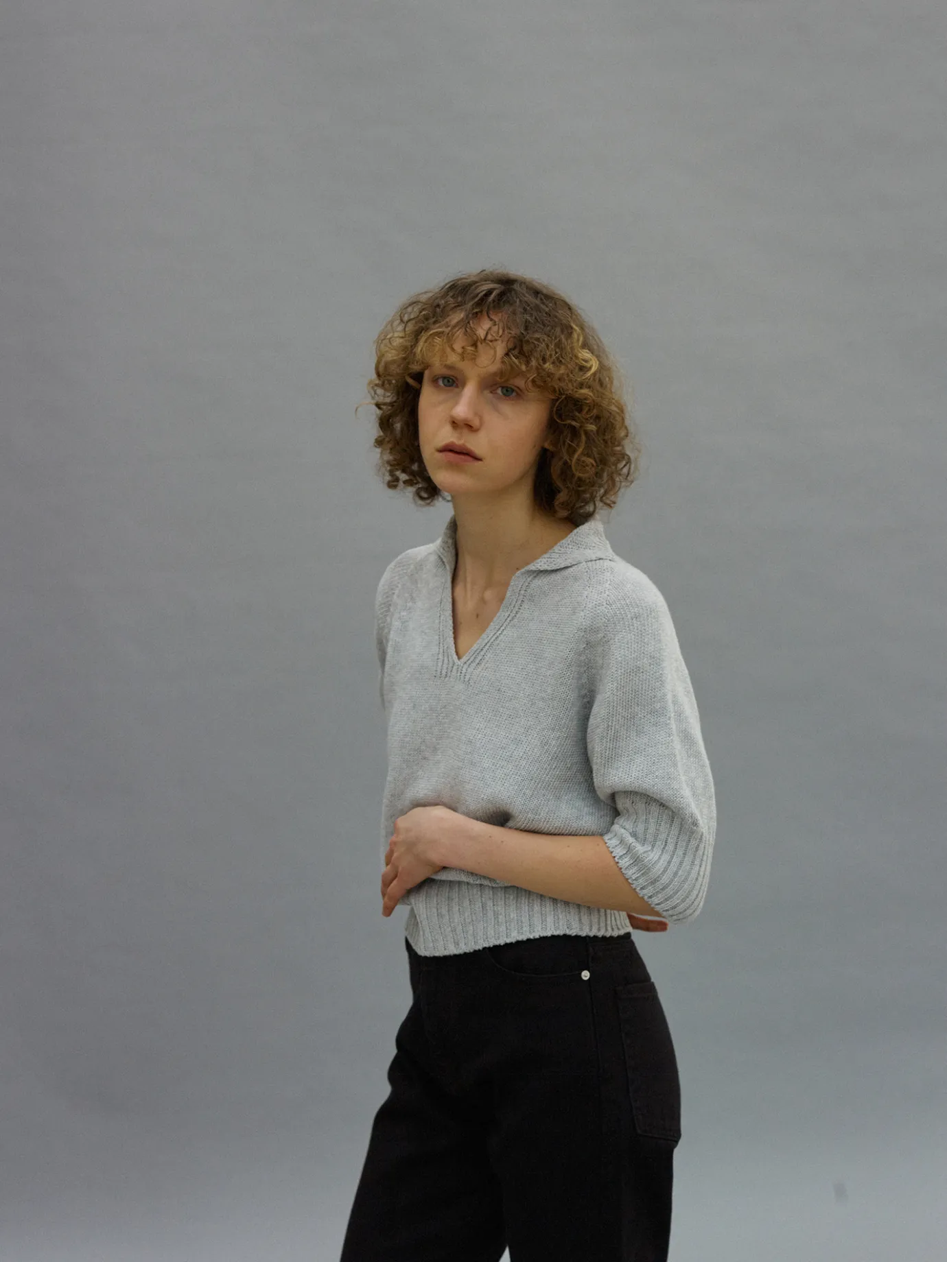 h__cotton_polo_pullover_g_8.webp Nothing written Knitwear-45H / Cotton polo pullover (Gray)