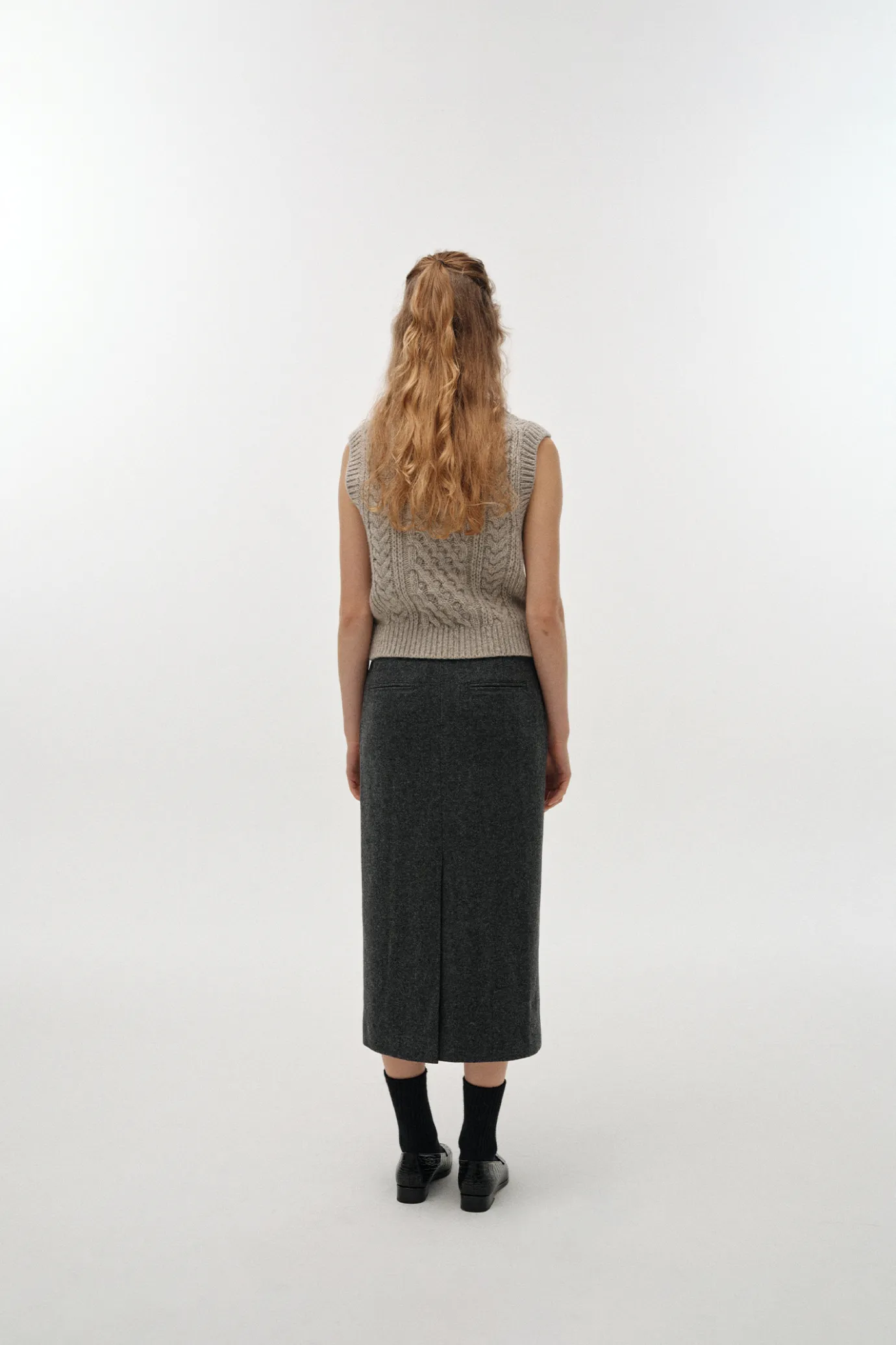 latti_wool_vest_ash_gray_2.webp Nothing written Knitwear-Latti wool vest (Ash gray)