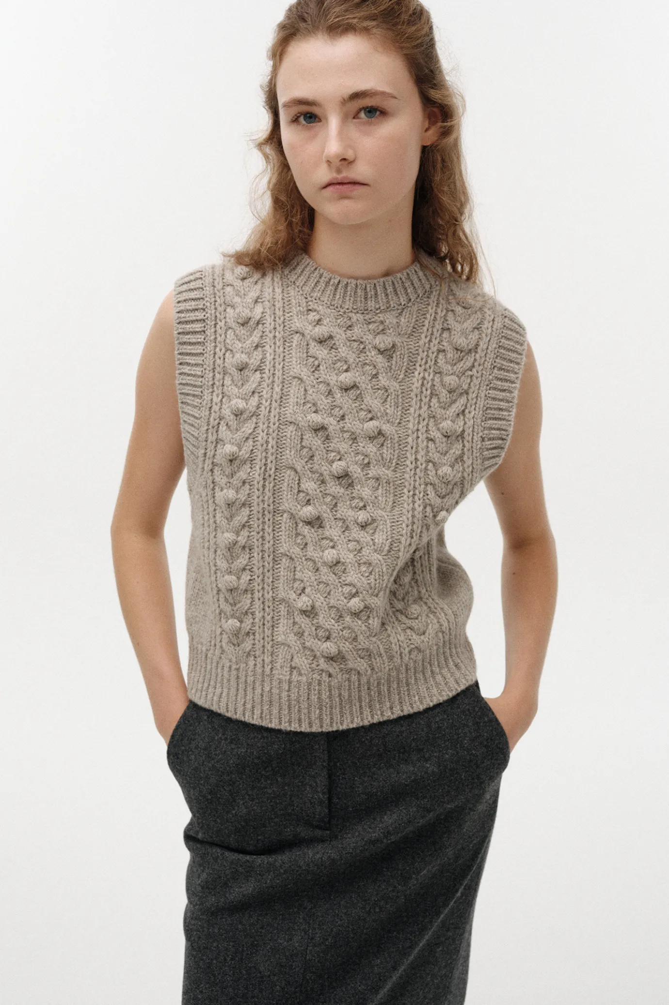 latti_wool_vest_ash_gray_7.webp Nothing written Knitwear-Latti wool vest (Ash gray)