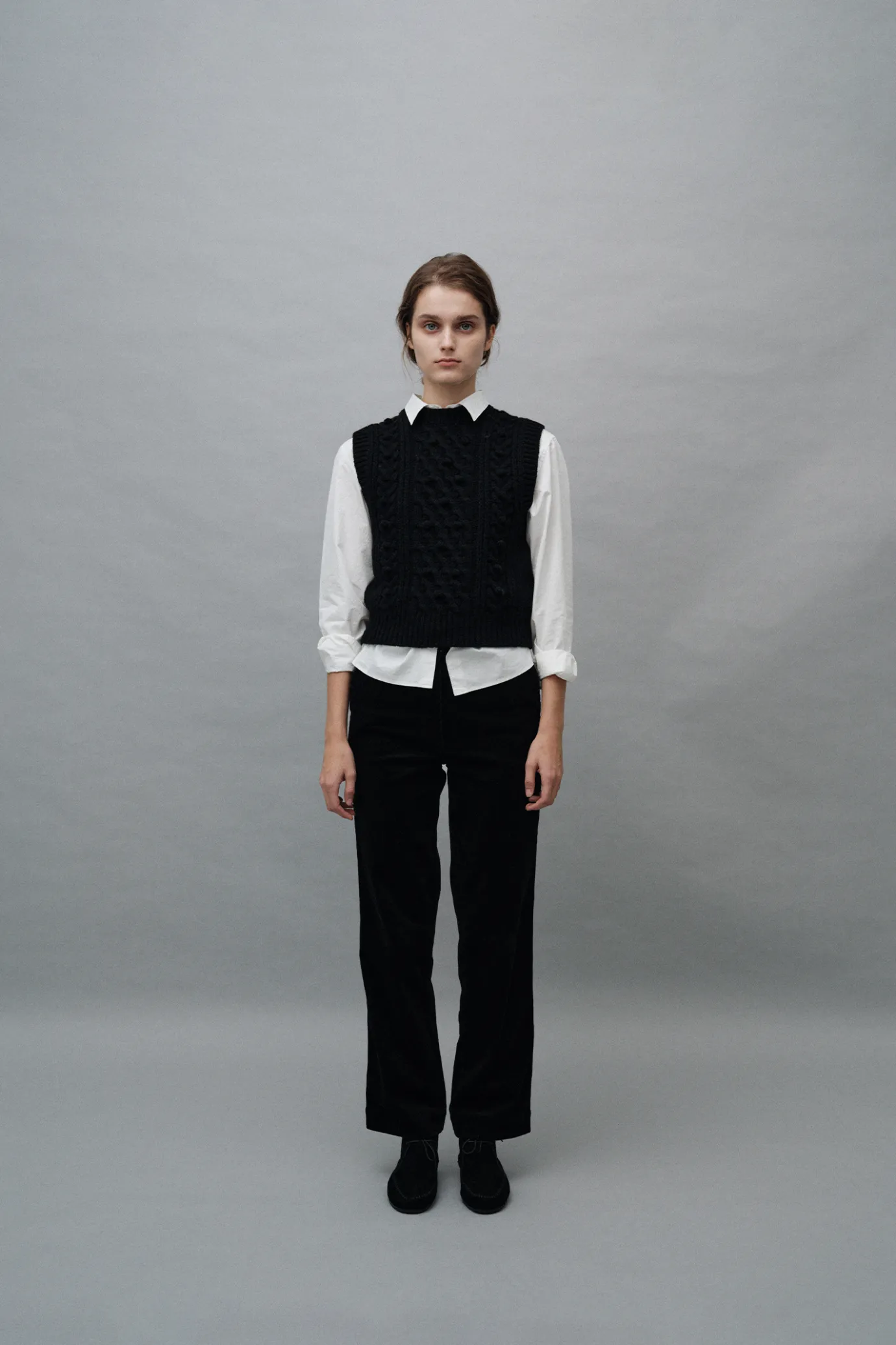 Nothing written Knitwear-Latti wool vest (Black)