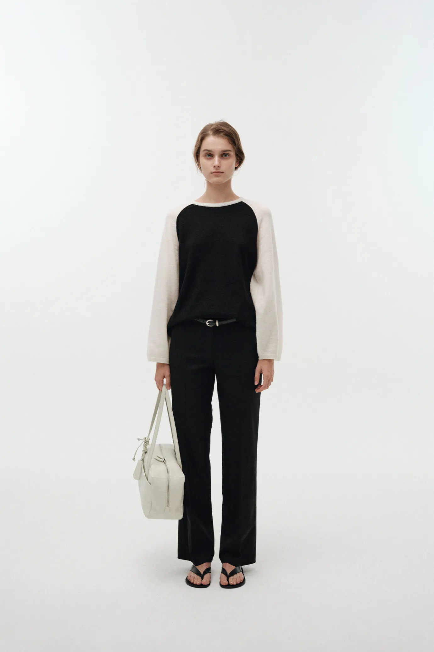 Nothing written Knitwear-Palie raglan pullover (Black / Ivory)