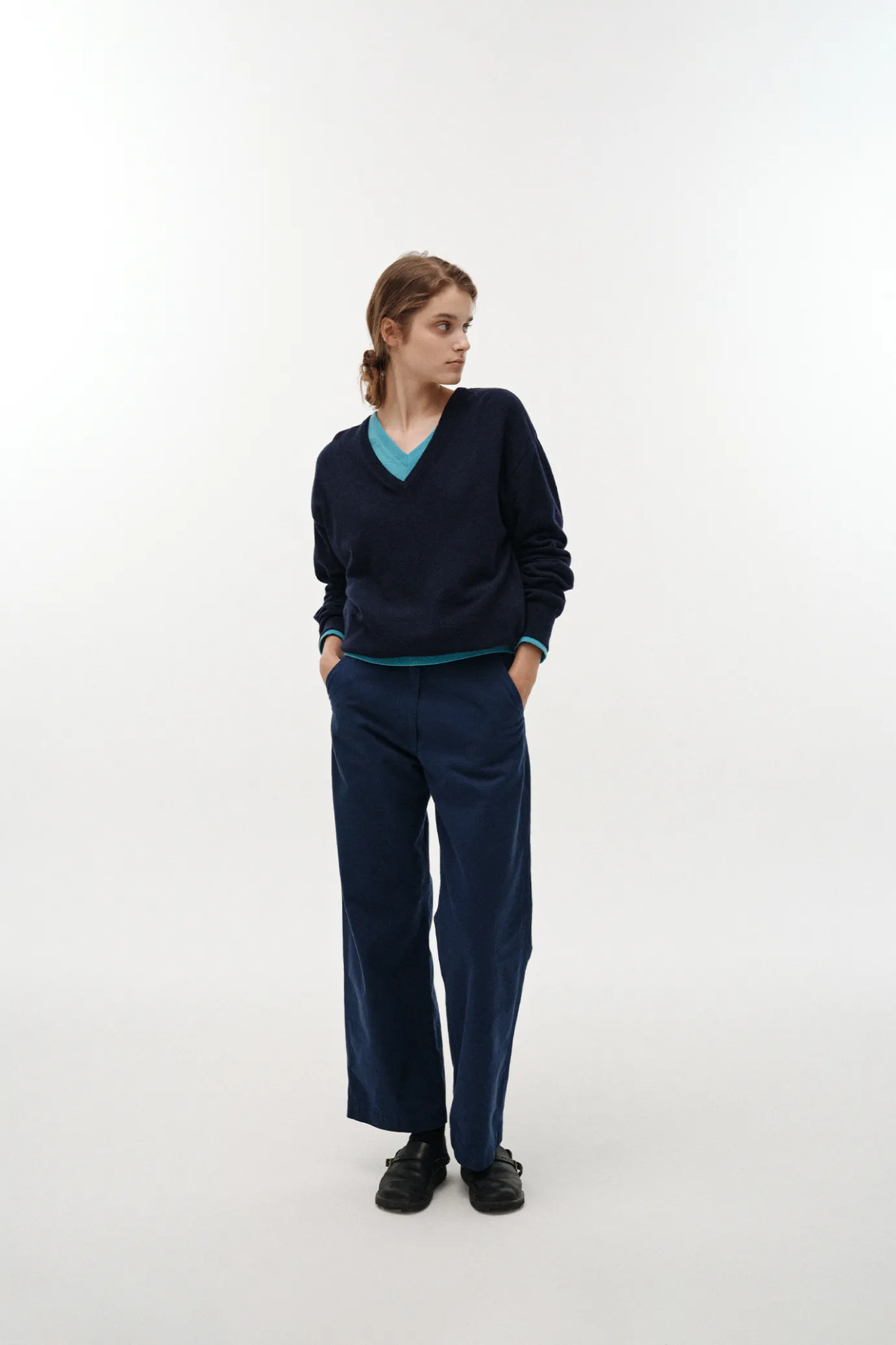 Nothing written Knitwear-Puno v-neck pullover (Navy)