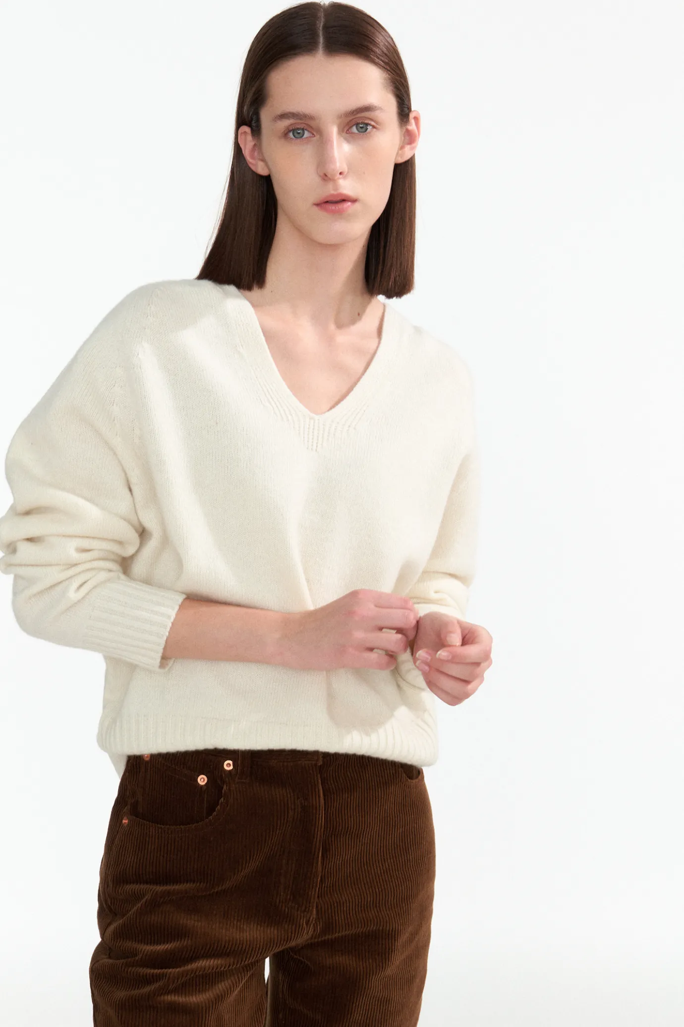 th__erin_wool_vneck_pullo_6.webp Nothing written Knitwear-8TH / Erin wool v-neck pullover (Ivory)