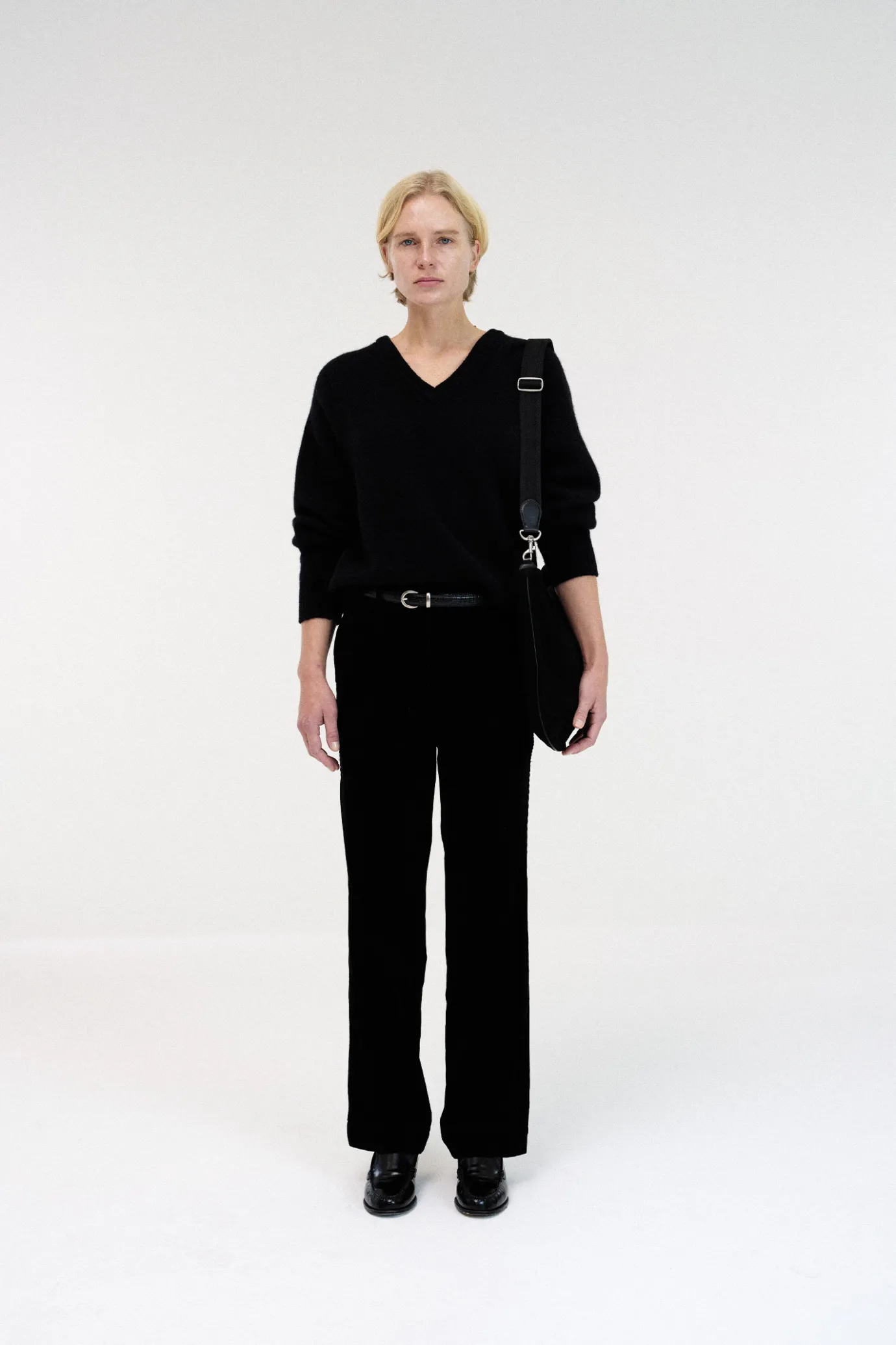 Nothing written Knitwear-4TH / Pound alpaca sweater (Black)