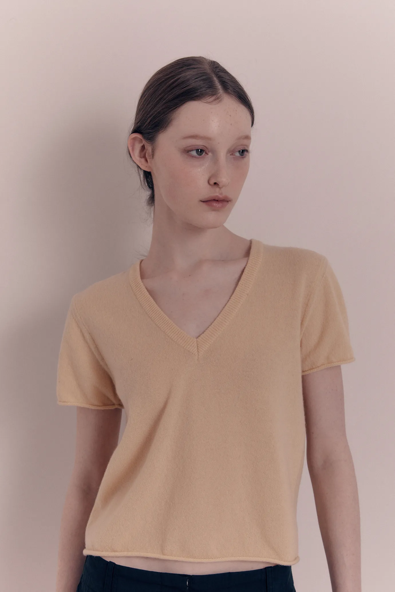Nothing written Knitwear-4TH / Sui v-neck knit t-shirt (Yellow)